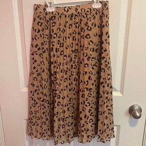 a new day. Pleated midi cheetah print skirt. Size S.